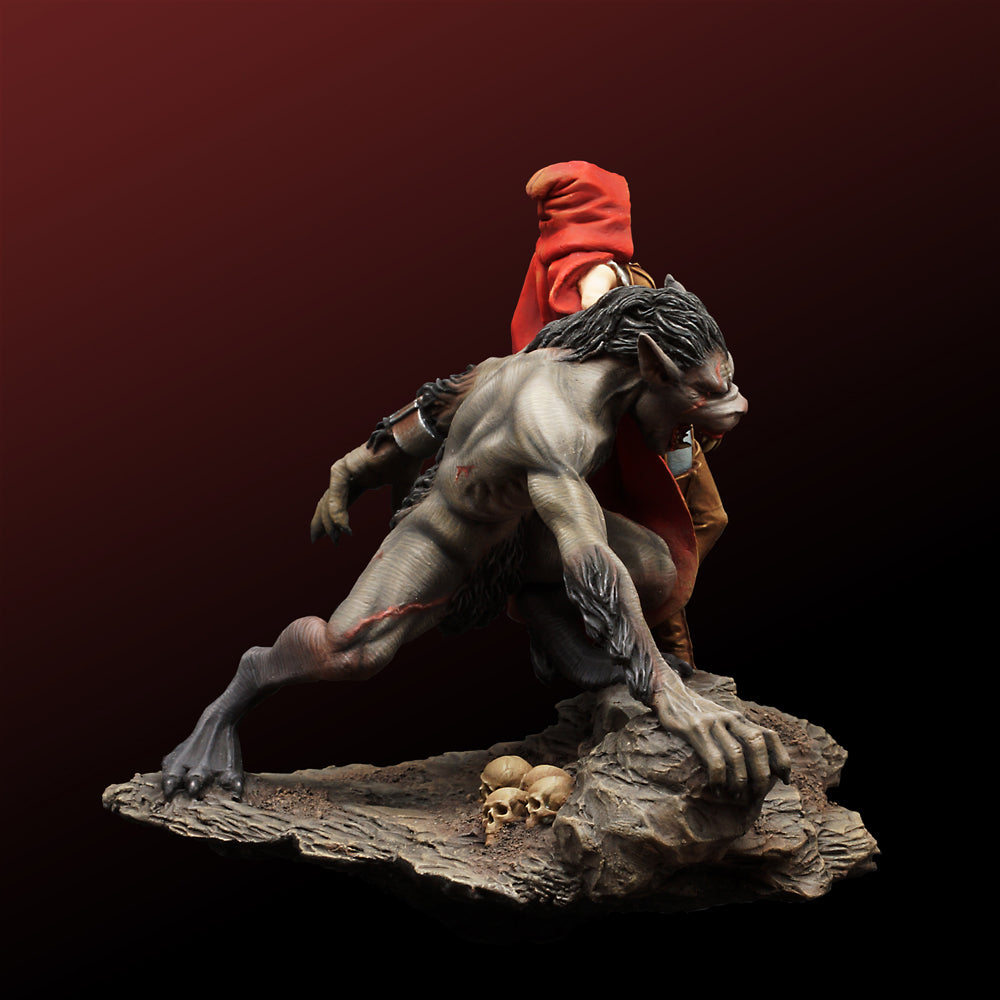 Werewolf Queen miniature – werewolf side profile with red hood behind