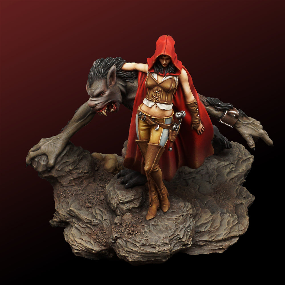 Werewolf Queen miniature – front view of the red cloak and leather outfit