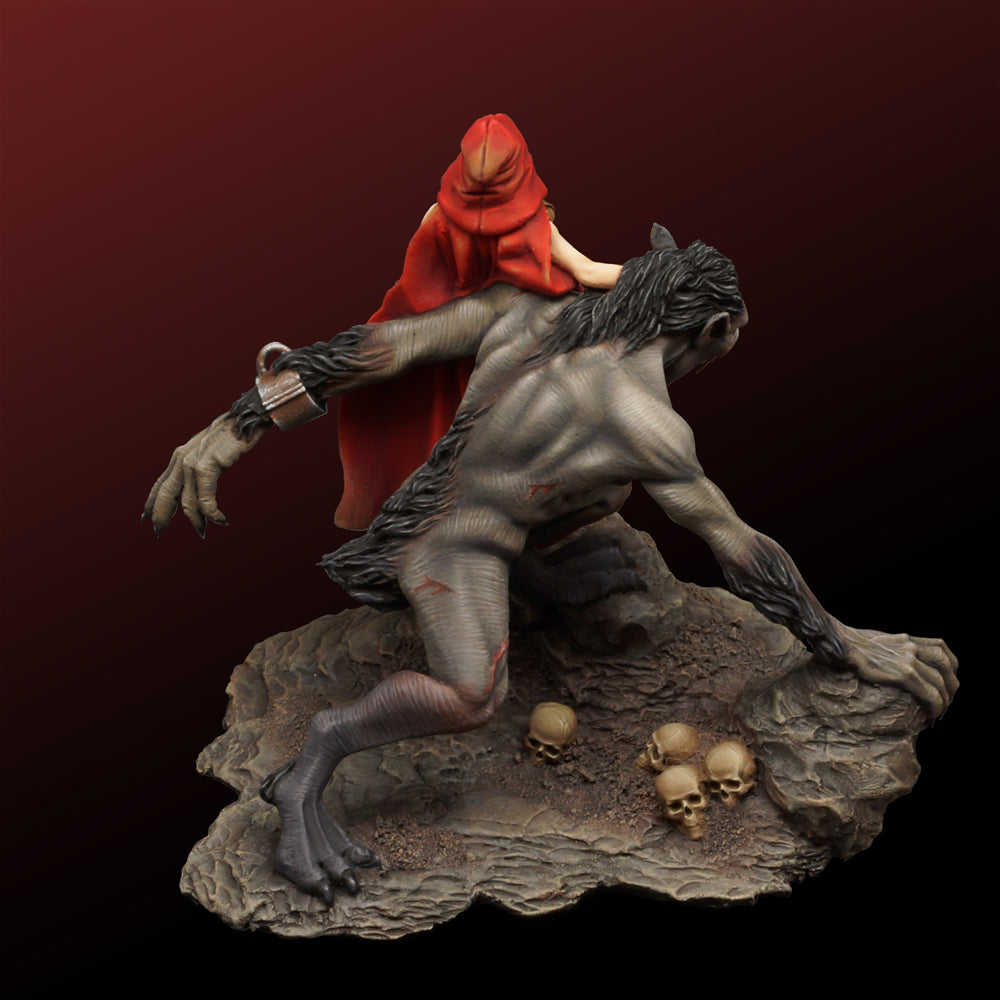 Werewolf Queen miniature – rear view showing werewolf muscle detail