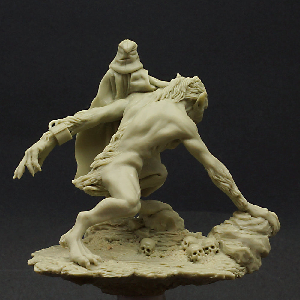 Werewolf Queen unpainted resin – rear view of the werewolf