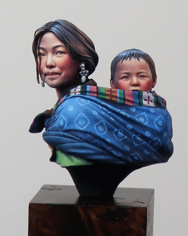 Motherhood mom and son in traditional Tibetan clothes resin model