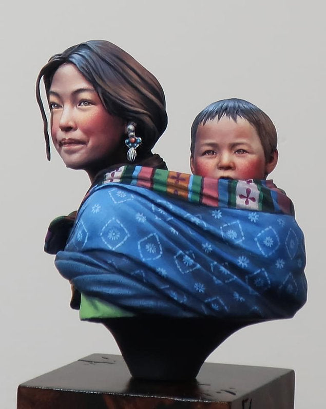 Motherhood mom and son in traditional Tibetan clothes resin model