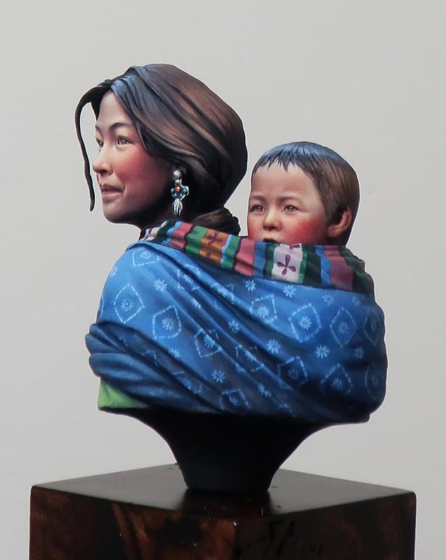 Motherhood mom and son in traditional Tibetan clothes resin model
